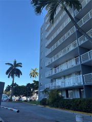 1800 NW 24th AVE 205, Miami, FL 33125