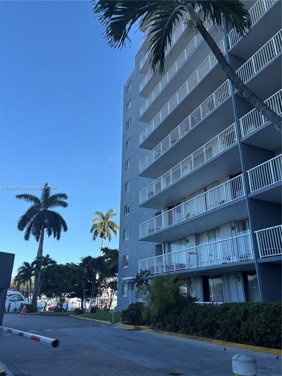 1800 NW 24th AVE 205, Miami, FL 33125