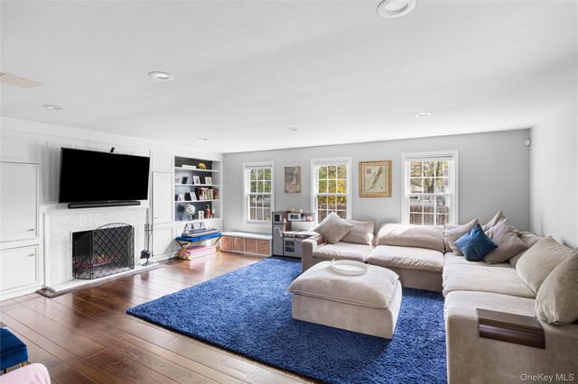 30 Clay Pitts Road, Greenlawn, NY 11740