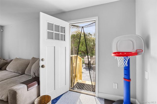 30 Clay Pitts Road, Greenlawn, NY 11740