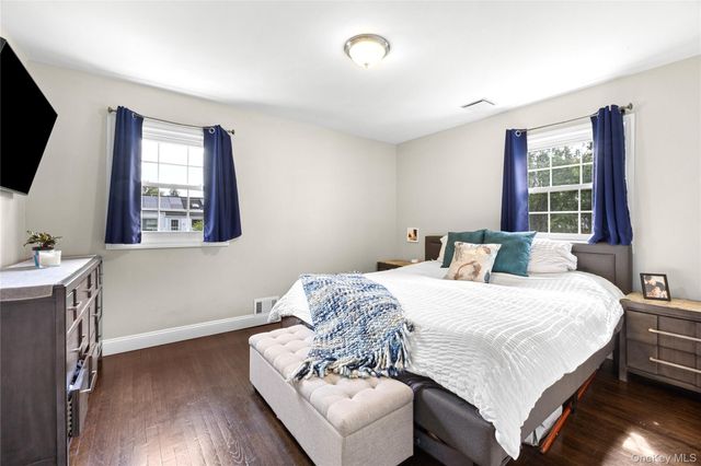 30 Clay Pitts Road, Greenlawn, NY 11740