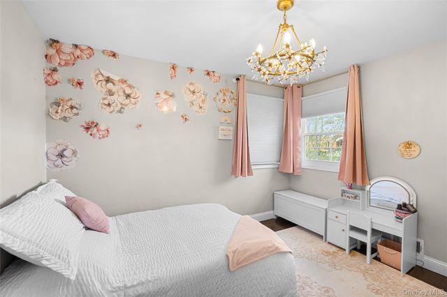 30 Clay Pitts Road, Greenlawn, NY 11740