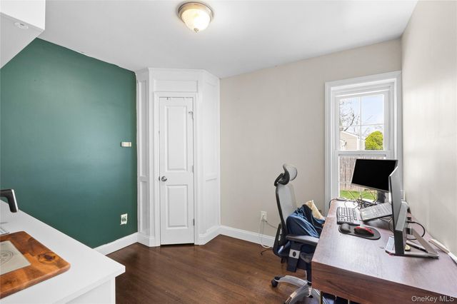 30 Clay Pitts Road, Greenlawn, NY 11740