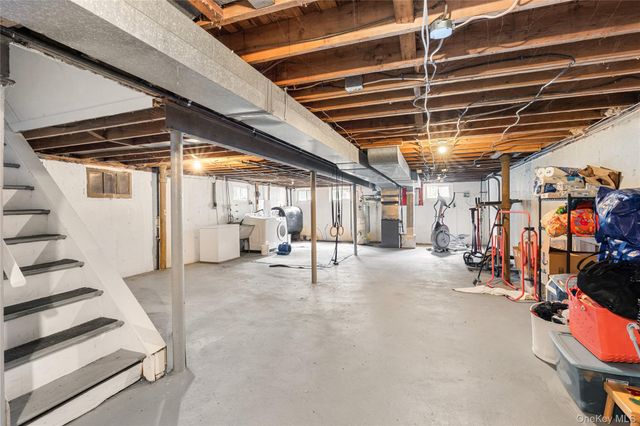 30 Clay Pitts Road, Greenlawn, NY 11740