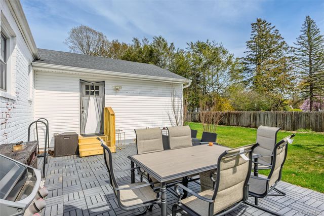 30 Clay Pitts Road, Greenlawn, NY 11740