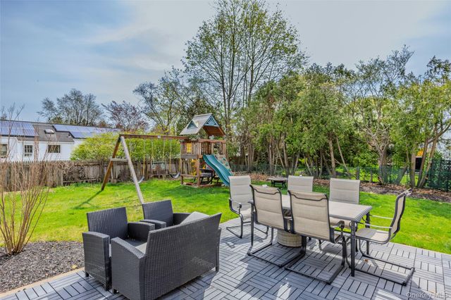 30 Clay Pitts Road, Greenlawn, NY 11740