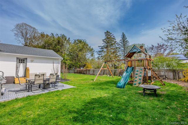 30 Clay Pitts Road, Greenlawn, NY 11740