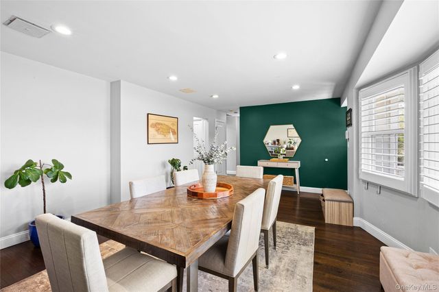 30 Clay Pitts Road, Greenlawn, NY 11740