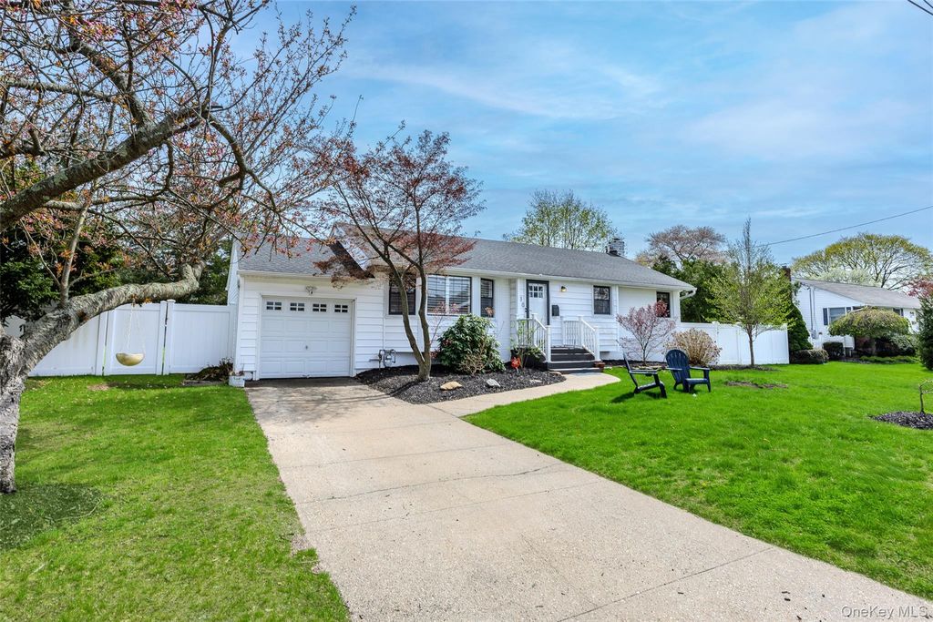 30 Clay Pitts Road, Greenlawn, NY 11740