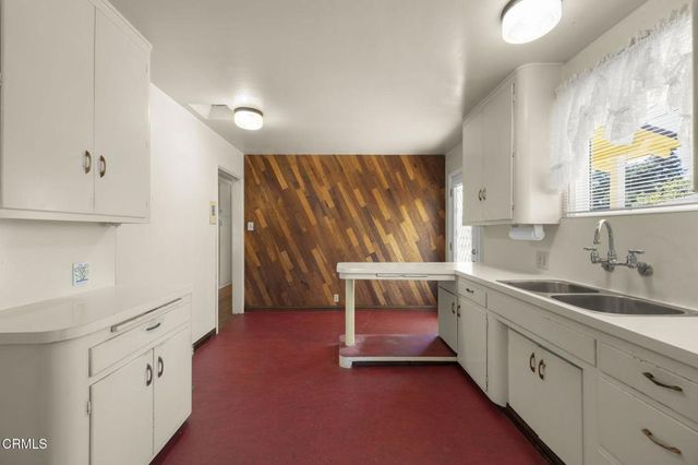 3662 Loma Vista Road, Ventura, CA 93003