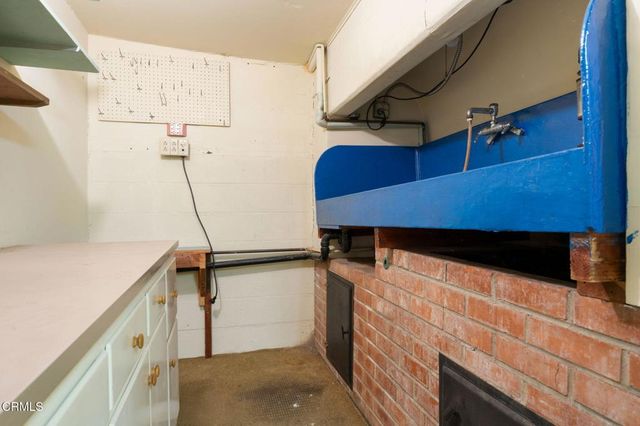 3662 Loma Vista Road, Ventura, CA 93003