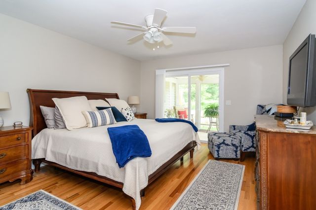 14 Sea Knoll Ct 14, Bourne, MA 02532