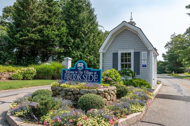 14 Sea Knoll Ct 14, Bourne, MA 02532