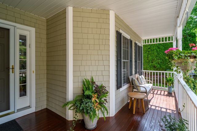 14 Sea Knoll Ct 14, Bourne, MA 02532