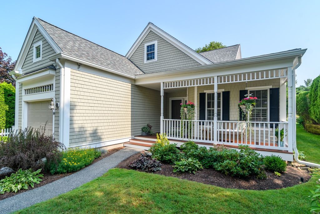 14 Sea Knoll Ct 14, Bourne, MA 02532