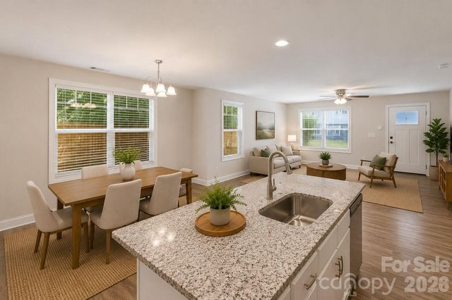 4221 E End Street, Charlotte, NC 28208