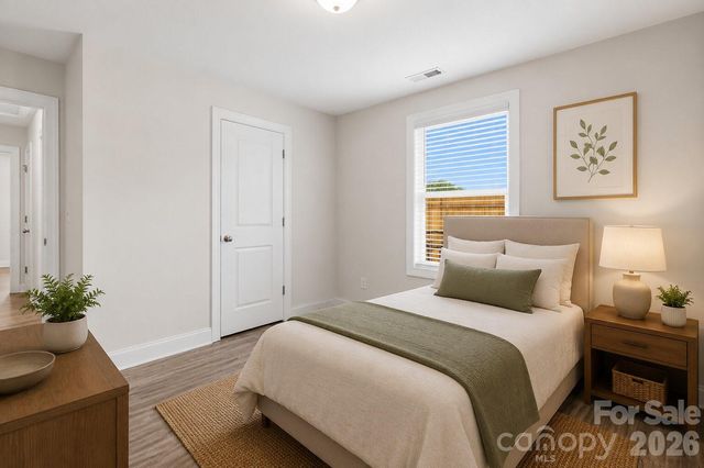 4221 E End Street, Charlotte, NC 28208