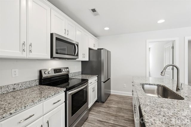 4221 E End Street, Charlotte, NC 28208