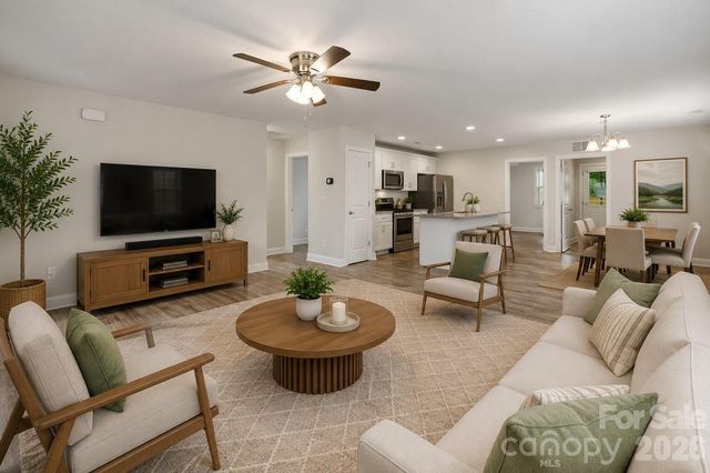 4221 E End Street, Charlotte, NC 28208