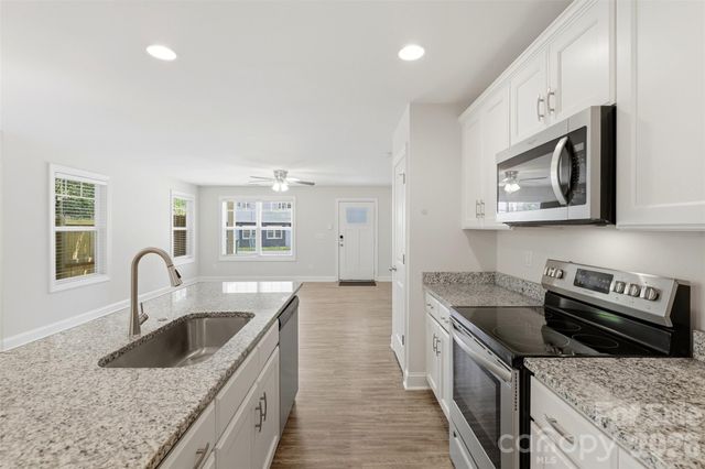 4221 E End Street, Charlotte, NC 28208