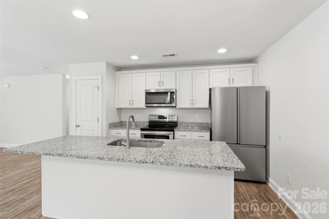 4221 E End Street, Charlotte, NC 28208