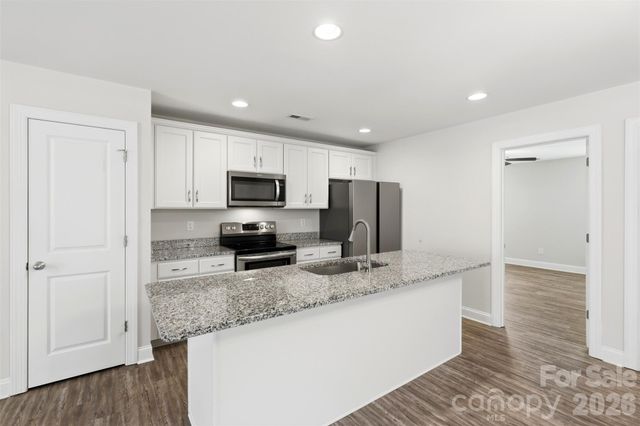 4221 E End Street, Charlotte, NC 28208