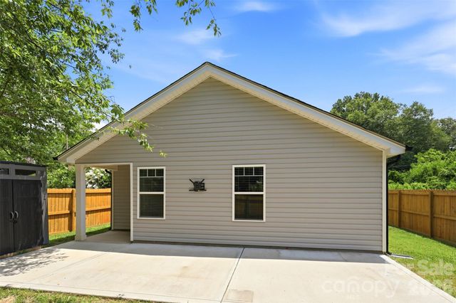 4221 E End Street, Charlotte, NC 28208