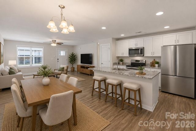 4221 E End Street, Charlotte, NC 28208