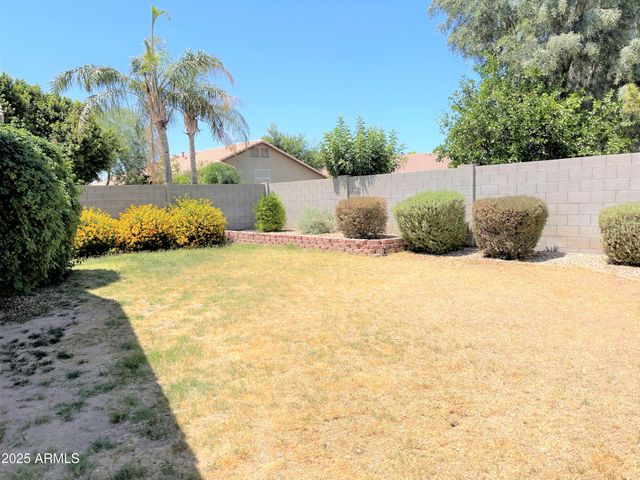 8162 W Pontiac Drive, Peoria, AZ 85382