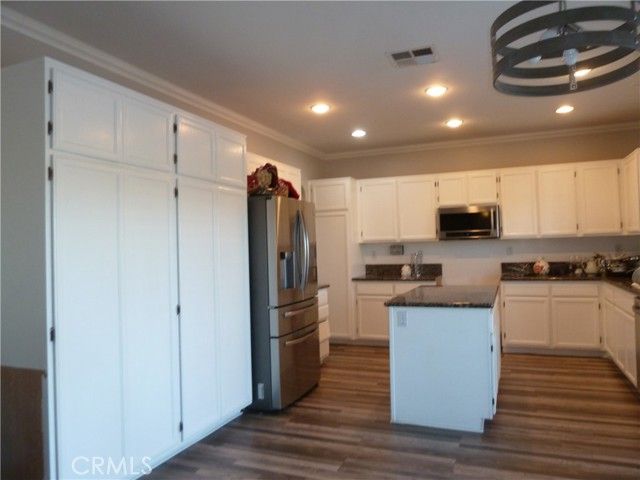 2063 Willowbrook Lane, Perris, CA 92571