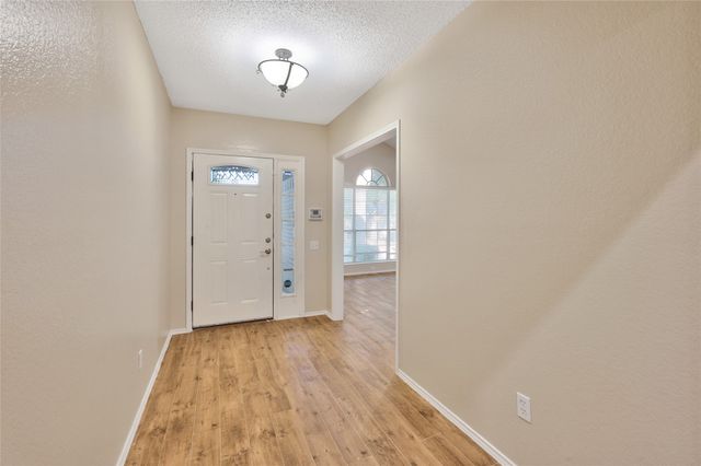 5400 Signal Peak Drive, Arlington, TX 76017