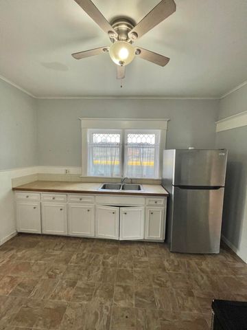 1106 W Main Street, Owosso, MI 48867