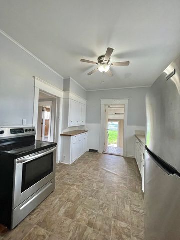 1106 W Main Street, Owosso, MI 48867