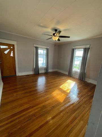 1106 W Main Street, Owosso, MI 48867