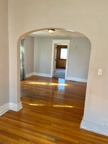 1106 W Main Street, Owosso, MI 48867