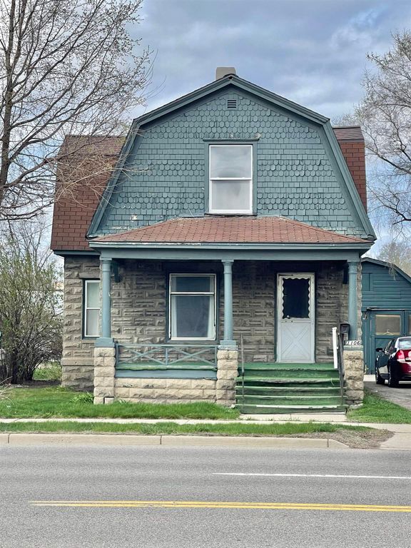1106 W Main Street, Owosso, MI 48867