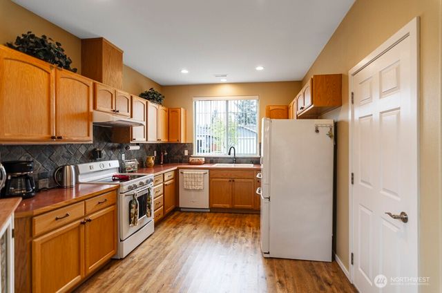 4201 Bainbridge Court NE, Lacey, WA 98516