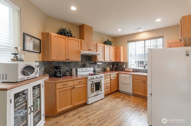 4201 Bainbridge Court NE, Lacey, WA 98516