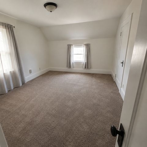 412 4th Avenue S, South Saint Paul, MN 55075