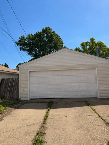 412 4th Avenue S, South Saint Paul, MN 55075