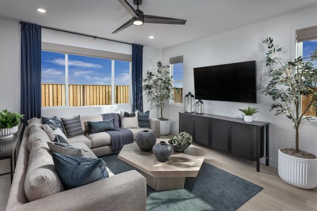 3303 Cascade Dr, Manteca, CA 95337
