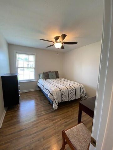 704 Pinoak Drive, Nicholasville, KY 40356
