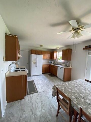 704 Pinoak Drive, Nicholasville, KY 40356