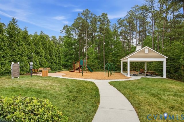 10122 Cameron Ridge Dr, Ashland, VA 23005