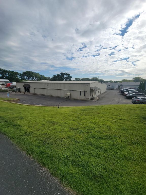 5215 Gershwin Avenue N, Oakdale, MN 55128