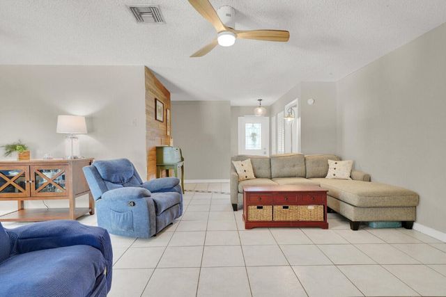 10406 Sleepy Brook Way, Boca Raton, FL 33428