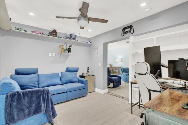 10406 Sleepy Brook Way, Boca Raton, FL 33428