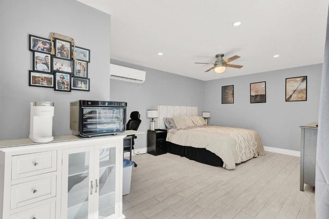 10406 Sleepy Brook Way, Boca Raton, FL 33428