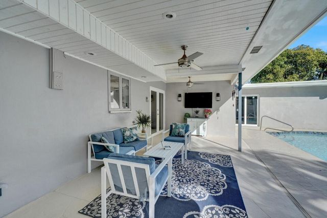 10406 Sleepy Brook Way, Boca Raton, FL 33428