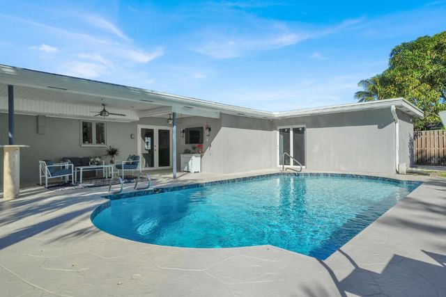 10406 Sleepy Brook Way, Boca Raton, FL 33428